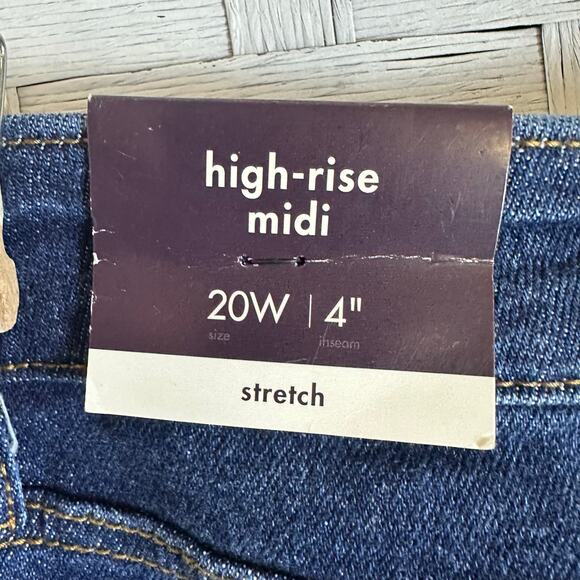 Ava & viv Bermuda denim shorts dark wash high-rise Mini pockets plus size ￼ - Picture 7 of 13